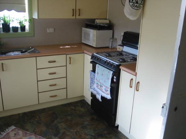 WARMTH & LOCATION Picture 2