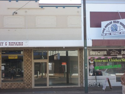 BE SEEN IN THE MAIN STREET Picture