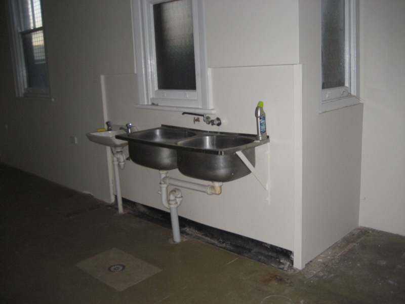 BE SEEN IN THE MAIN STREET Picture 3