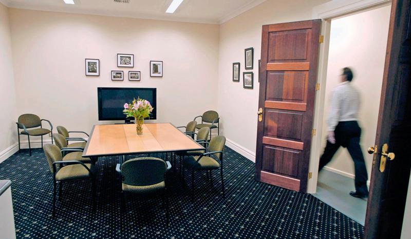 FURNISHED OFFICES Picture 3