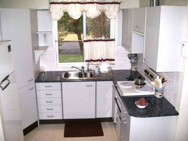 AFFORDABLE & FURNISHED Picture 2