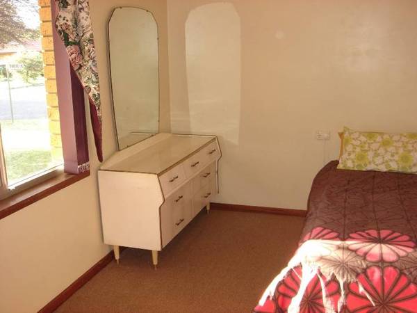 AFFORDABLE & FURNISHED Picture 3