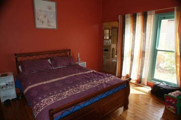 COMFORTABLE & ACCOMODATING FOR THE LARGE & EXTENDED FAMILY Picture