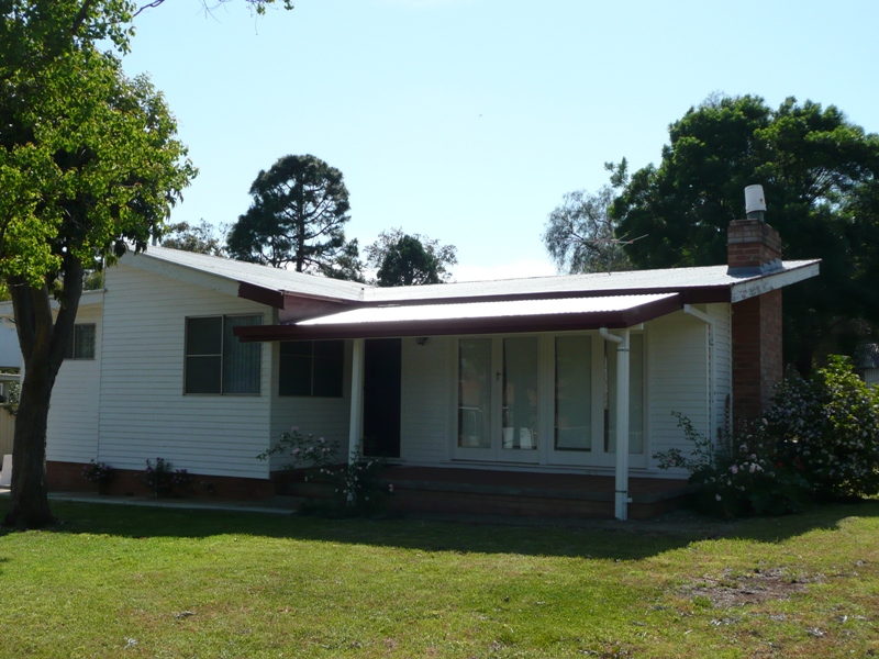 AFFORDABLE IN CENTRAL LOCATION Picture 1