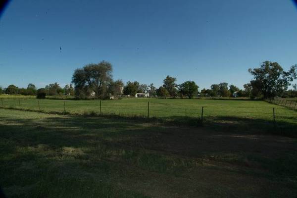 AFFORDABLE AND QUIET BLOCK IN RURAL VILLAGE Picture 3