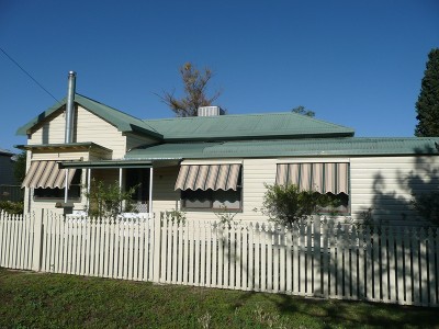 PICTURE PERFECT FAMILY HOME Picture