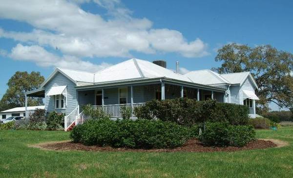 390 ACRES AND A
MAGNIFICENT HOMESTEAD Picture 1