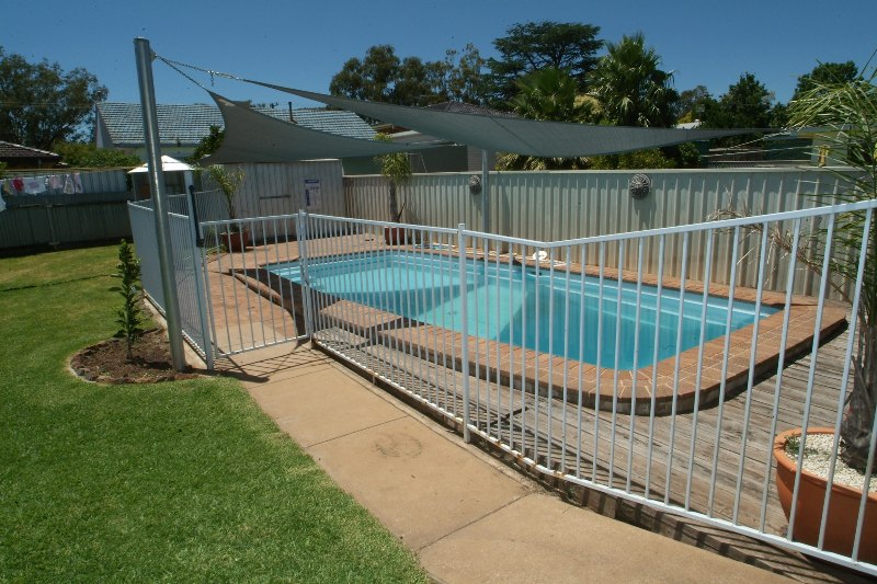 MODERNISED CHARACTER HOME AT ENTRY LEVEL PRICE Picture 2