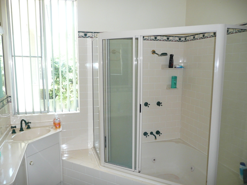 FAMILY HAVEN WITH POOL Picture 3