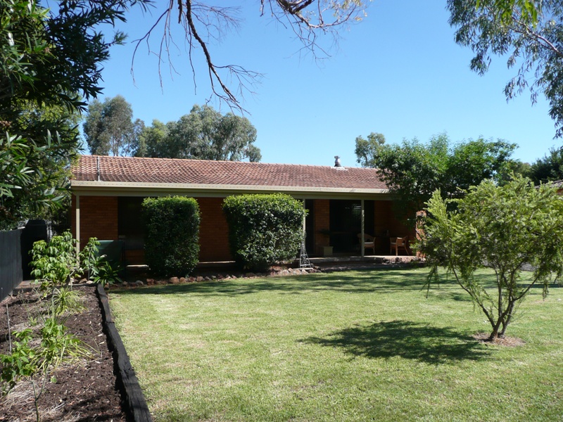 PEACEFUL, WELL PRESENTED & LOW MAINTENANCE Picture 1