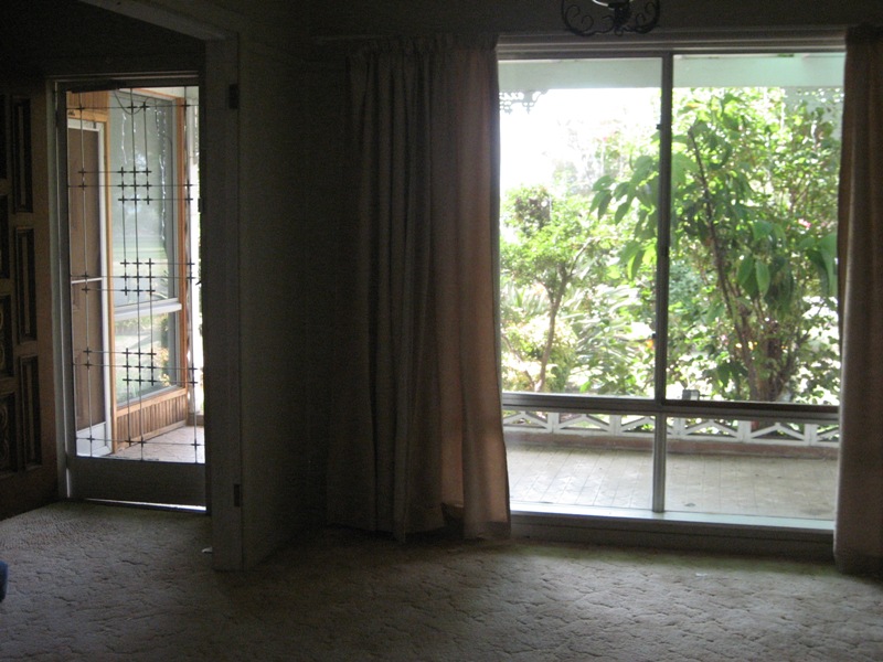 3 BEDROOMS + ATTIC Picture