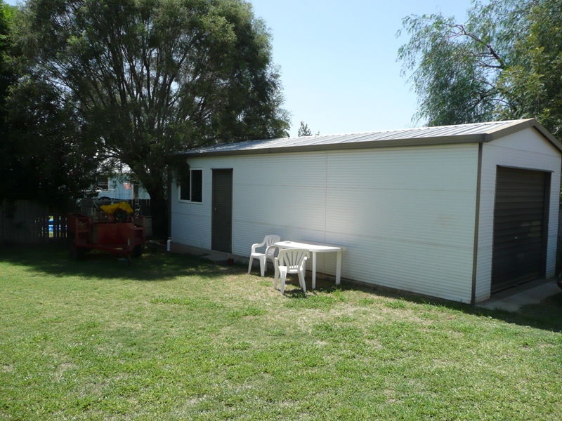 GREAT LOCATION FOR YOUR FAMILY Picture 3