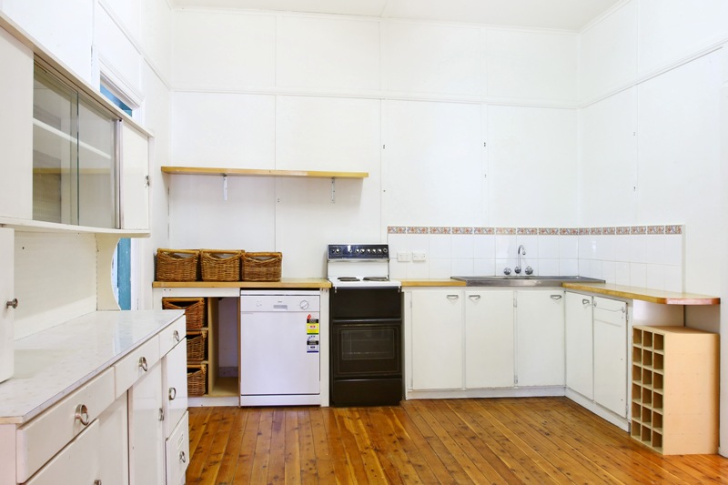 CHARMING RESIDENCE IN FANTASTIC LOCATION Picture 2