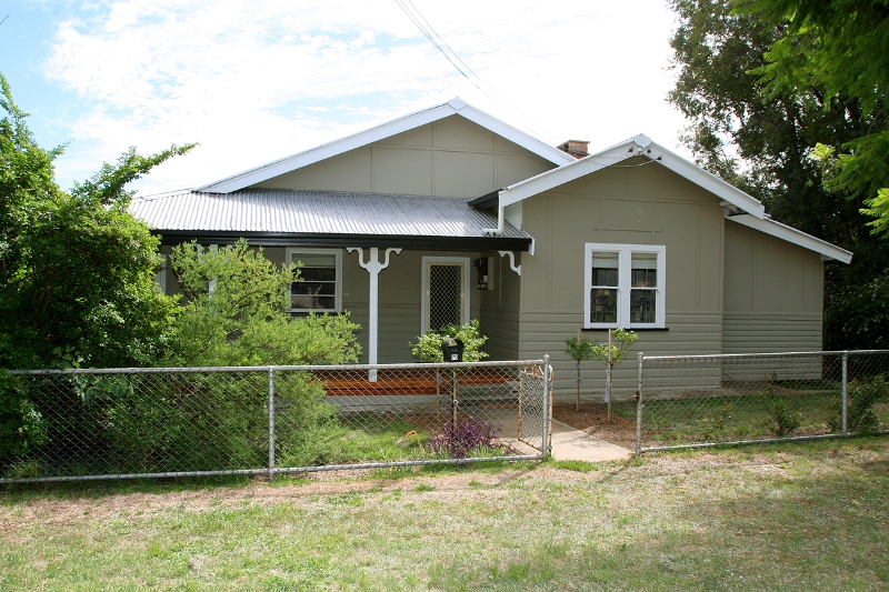 CHARMING RESIDENCE IN FANTASTIC LOCATION Picture 1