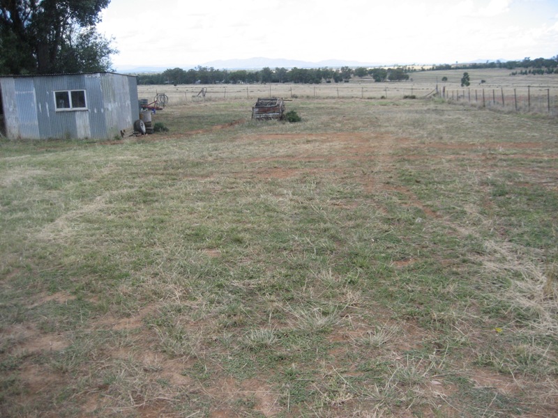 FURNISHED HOME ON SMALL ACREAGE Picture 2