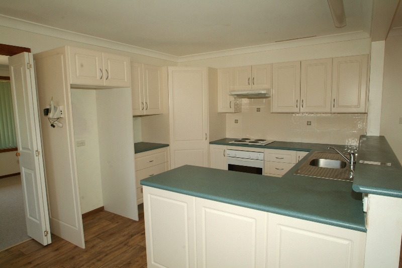 BRICK HOME DESIGNED FOR FAMILY ENTERTAINING Picture