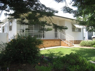 QUIET & COMFORTABLE FIRST HOME Picture