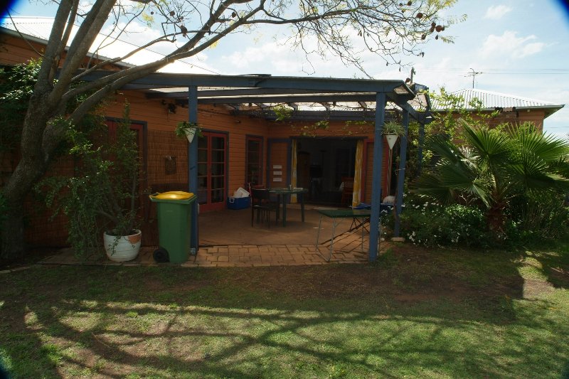 PLENTY OF ROOM & COMFORT Picture