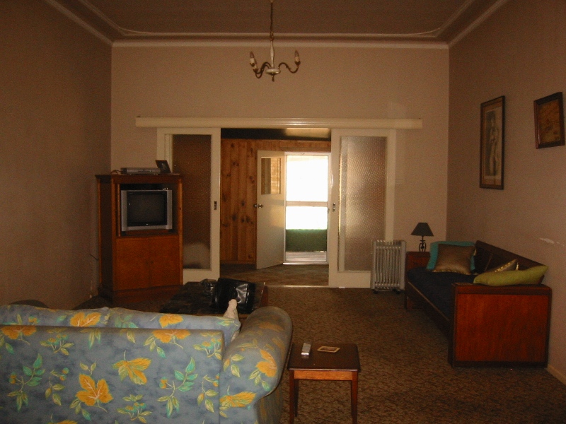 SECLUDED CONVENIENCE Picture 3