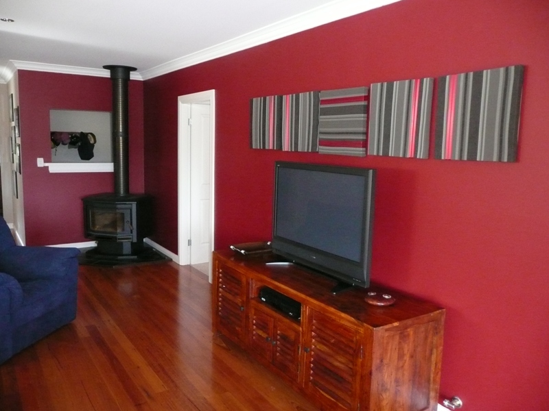 EXQUISITELY DESIGNED FAMILY HOME Picture 3