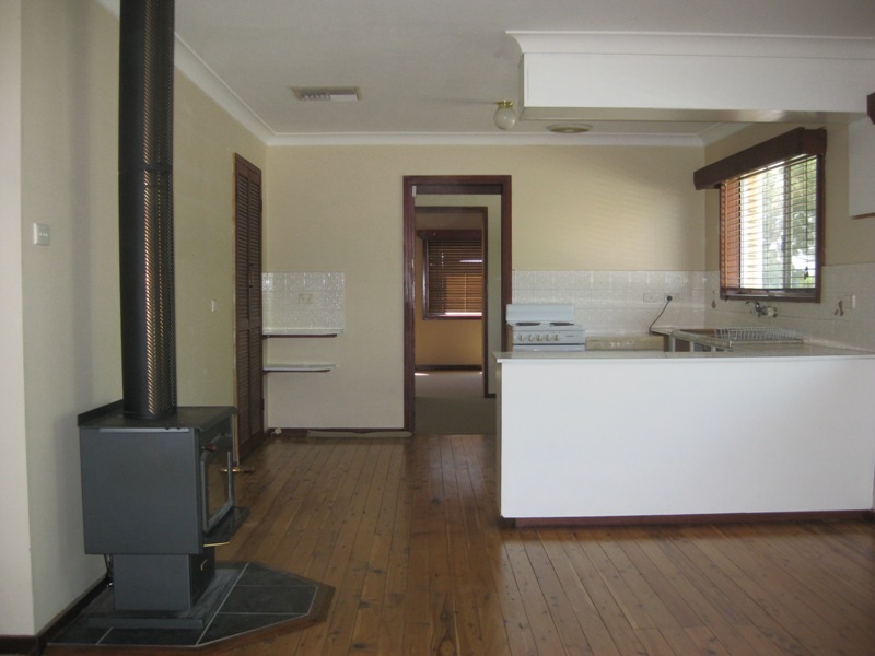 COMFORTABLE BRICK HOME IN BOGGABRI Picture 3