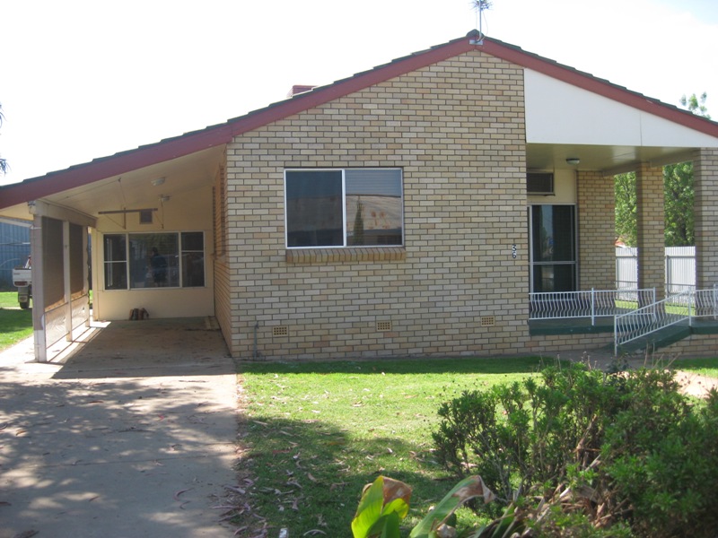 COMFORTABLE BRICK HOME IN BOGGABRI Picture 1