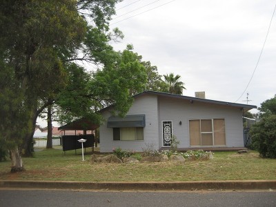 CLOSE TO SCHOOLS Picture CLOSE TO SCHOOLS Picture