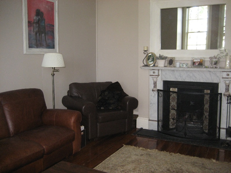 CENTRAL LOCATION Picture 3