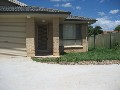 UNIT CLOSE TO TAFE & HIGH SCHOOL Picture