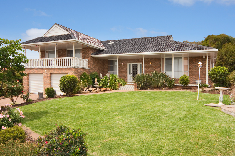 GRAND LOCATION FOR MAGNIFICENT HOME Picture 1