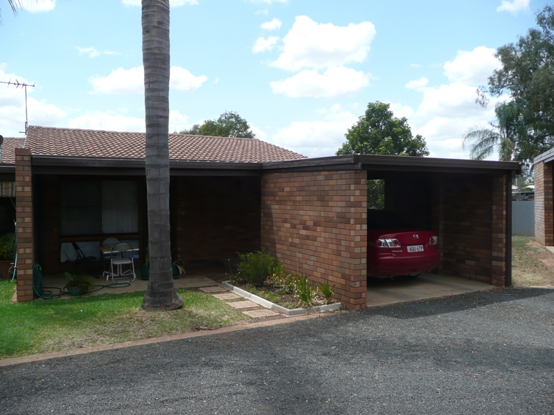 IT MIGHT BE SMALL BUT IT'S MINE Picture 1