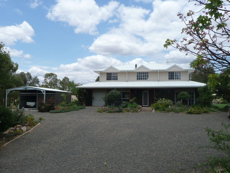 FAMILY RETREAT Picture 1