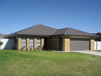 COOL + ROOM FOR THE WHOLE FAMILY Picture