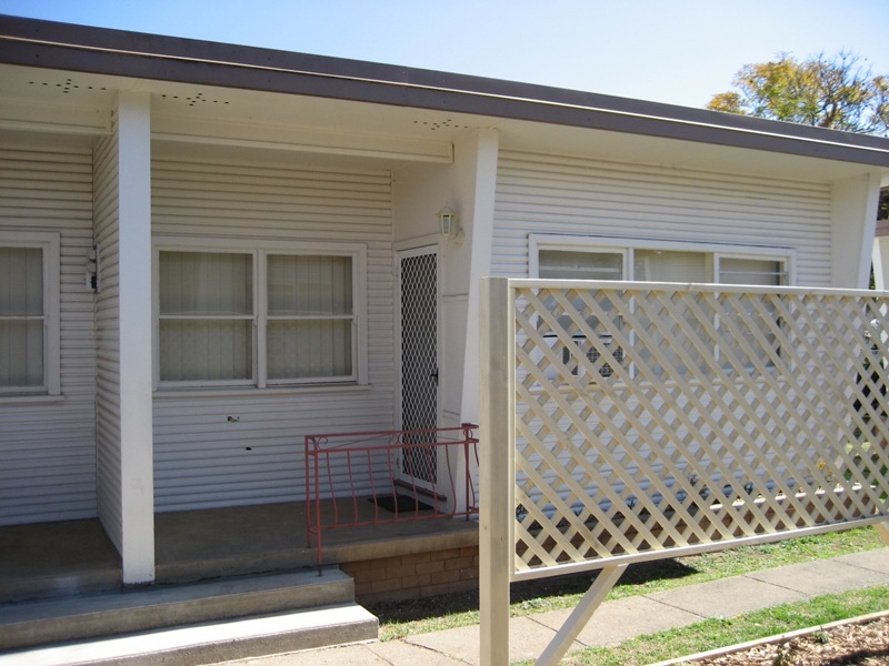 RENOVATED UNIT Picture 3