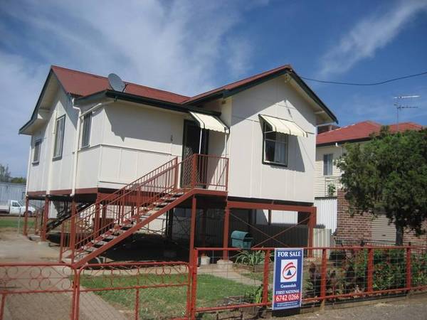 HIGH LIVING - LOW BUDGET Picture 1