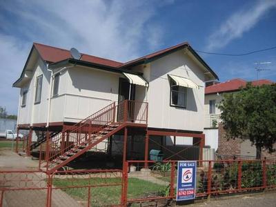 HIGH LIVING - LOW BUDGET Picture