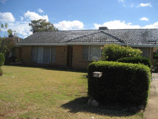 SOLID & AFFORDABLE FIRST HOME Picture 1