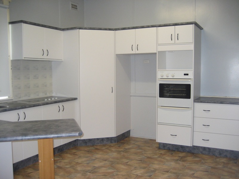 DOWNTOWN CONVENIENCE Picture 3