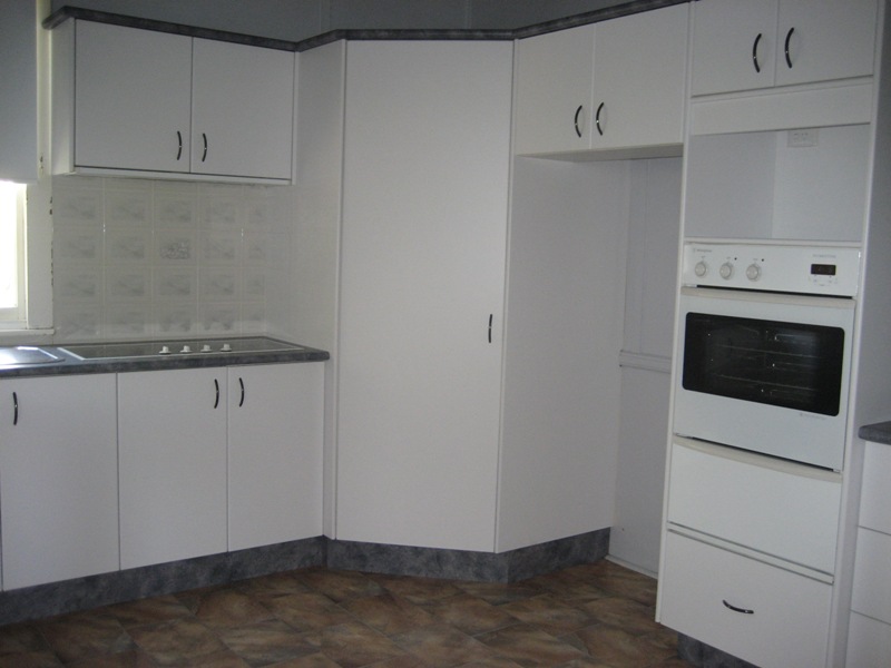 DOWNTOWN CONVENIENCE Picture 2