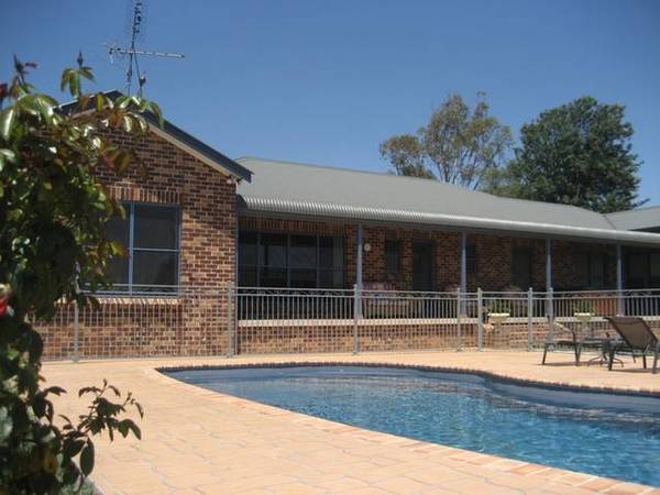 SPRING HAS ARRIVED! Picture 1