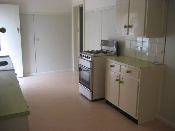 IDEAL LOCATION Picture 3