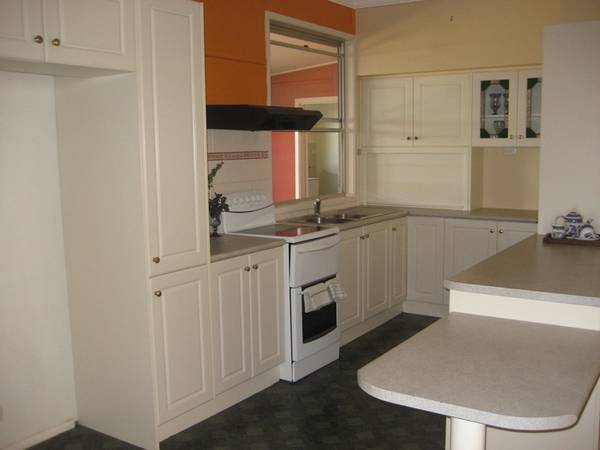 VALUE & LOCATION FOR YOUR FAMILY Picture 3