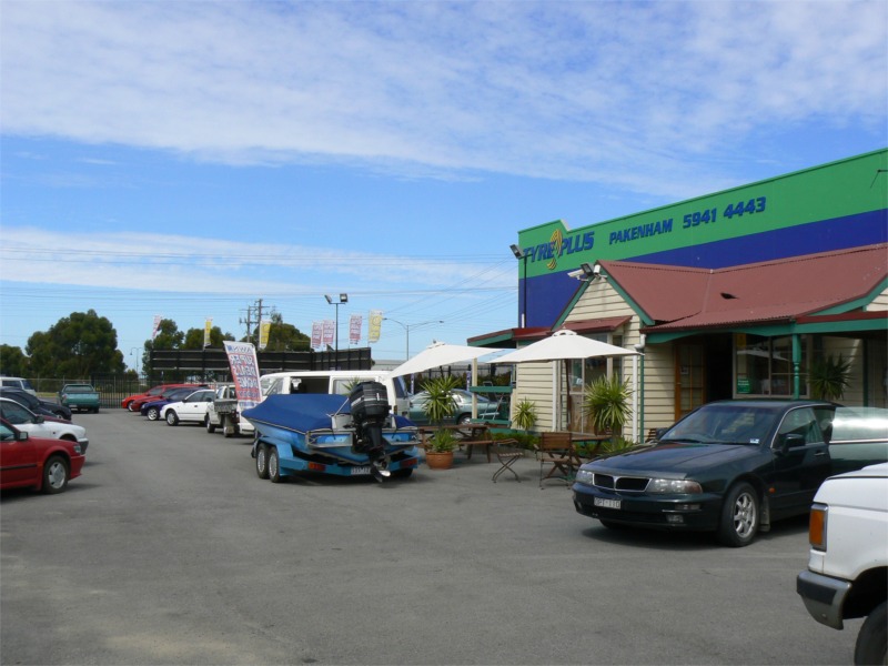 Stones throw from new Bunning's Picture 3