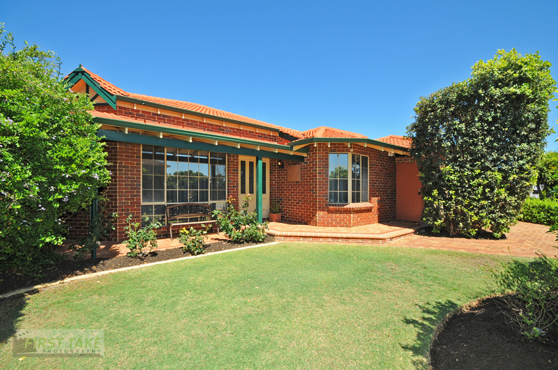 ABSOLUTE STUNNER Picture 1