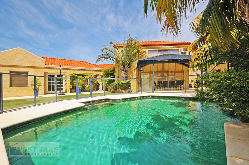 Effortlessly Elegant Picture 2