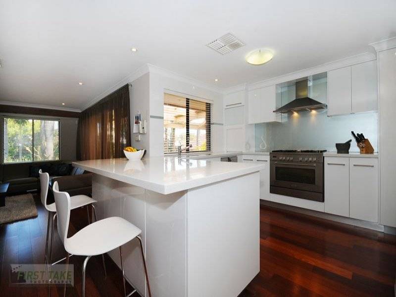 STYLISH LIVING FOR THE ENTERTAINER Picture 1