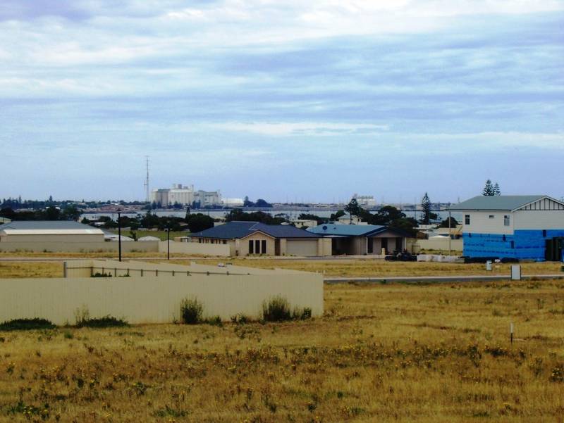 Brand New Home! Fully Furnished Picture 2