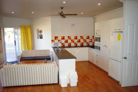 Only 400mtrs to the Beach! Picture 2