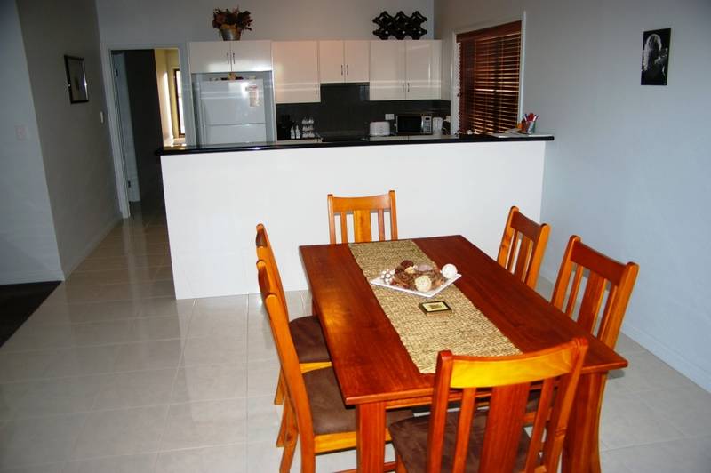 ATTENTION RETIREES! ONLY 150MTRS TO THE BEACH! Low Maintenance! Picture 3