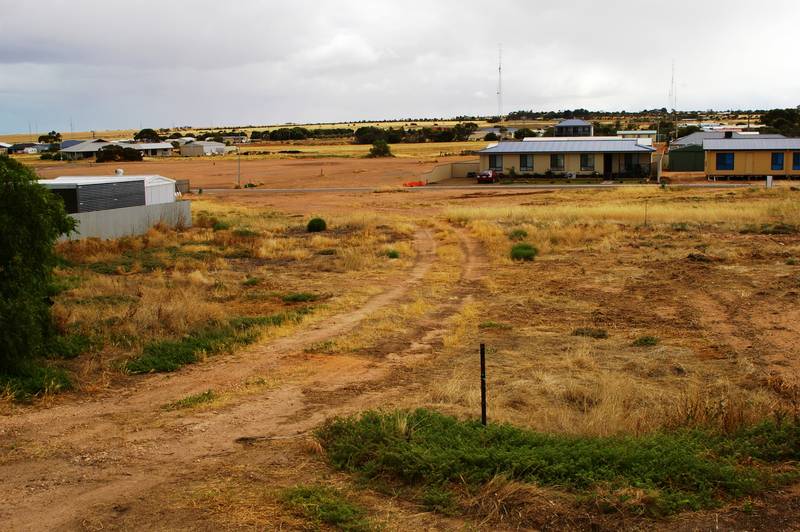 Great Frontage Picture 1